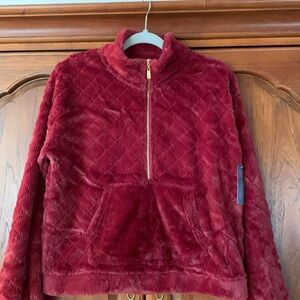 No Boundaries Girls Burgundy Color Quilted Fur Pullover 
Size Medium (7-9)  NWT